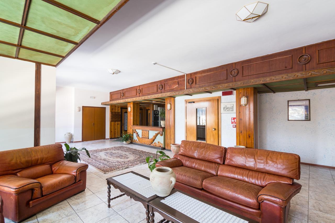 Royal Hotel Paolino Cavareno Extérieur photo